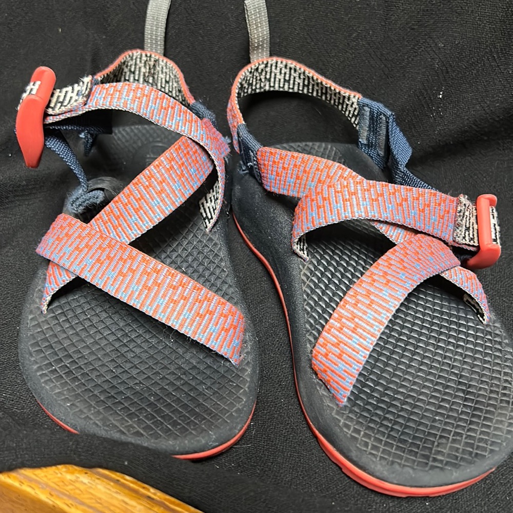 Kids Chaco water walking shoes